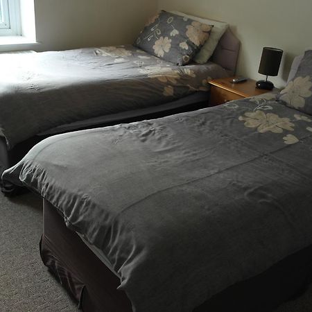 Hikers And Bikers Bed and Breakfast Hadfield Værelse billede