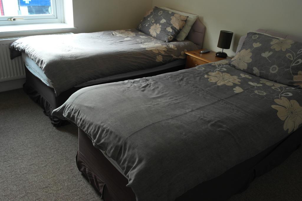 Hikers And Bikers Bed and Breakfast Hadfield Værelse billede
